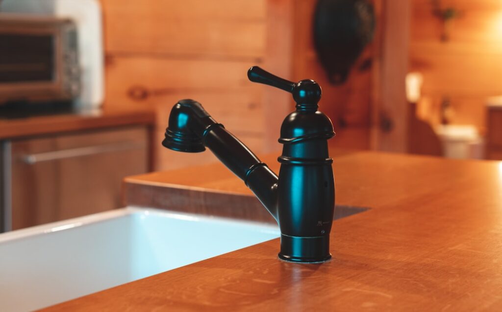 hochwertiger wasserfilter für sauberes und sicheres trinkwasser. effektive filtration von verunreinigungen und verbesserung des geschmacks.